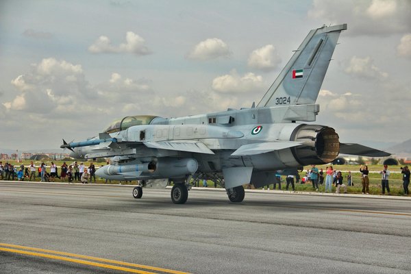 Les indispensables tenues professionnelles pour hommes : votre guide ultime pour un style réussi